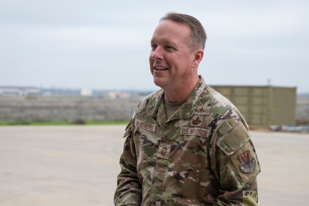 Beale Airmen Demonstrate Wing Capabilities During 16th AF Command Chief’s First Visit