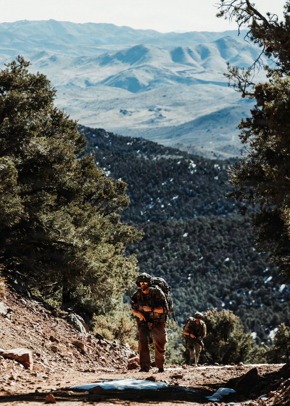 EOD Technicians Conduct Mountain Terrain Drills