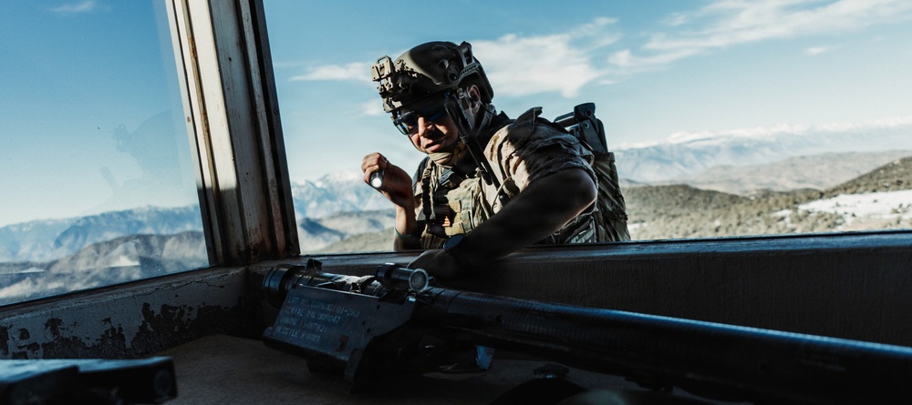 EOD Technicians Conduct Mountain Terrain Drills