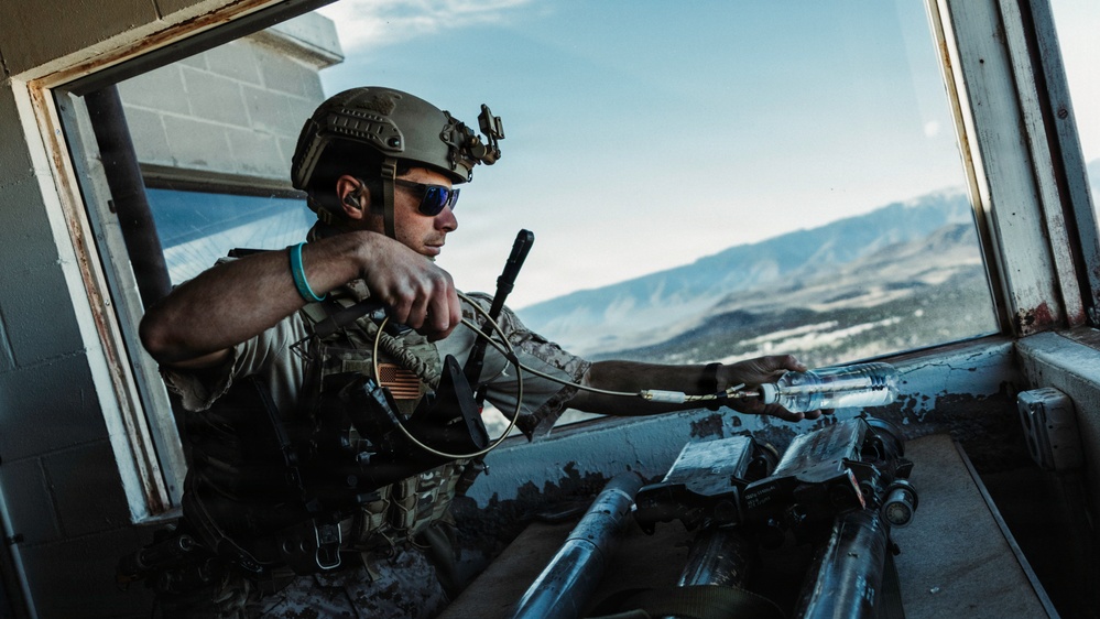 EOD Technicians Conduct Mountain Terrain Drills