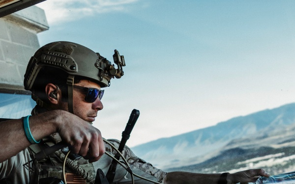 EOD Technicians Conduct Mountain Terrain Drills