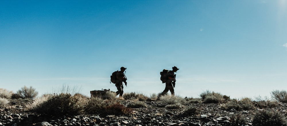 EOD Technicians Conduct Mountain Terrain Drills