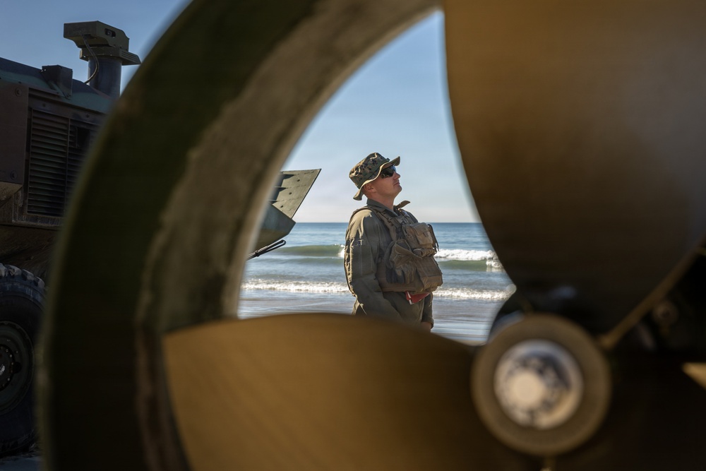 11th MEU Marines Conduct Surf-Zone Operations