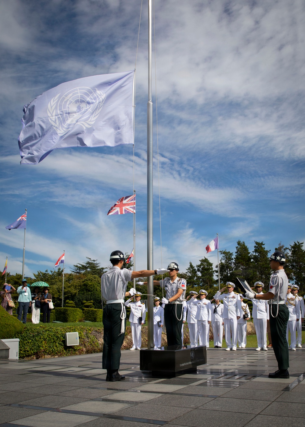 C7F visits the UN Memorial Cemetery