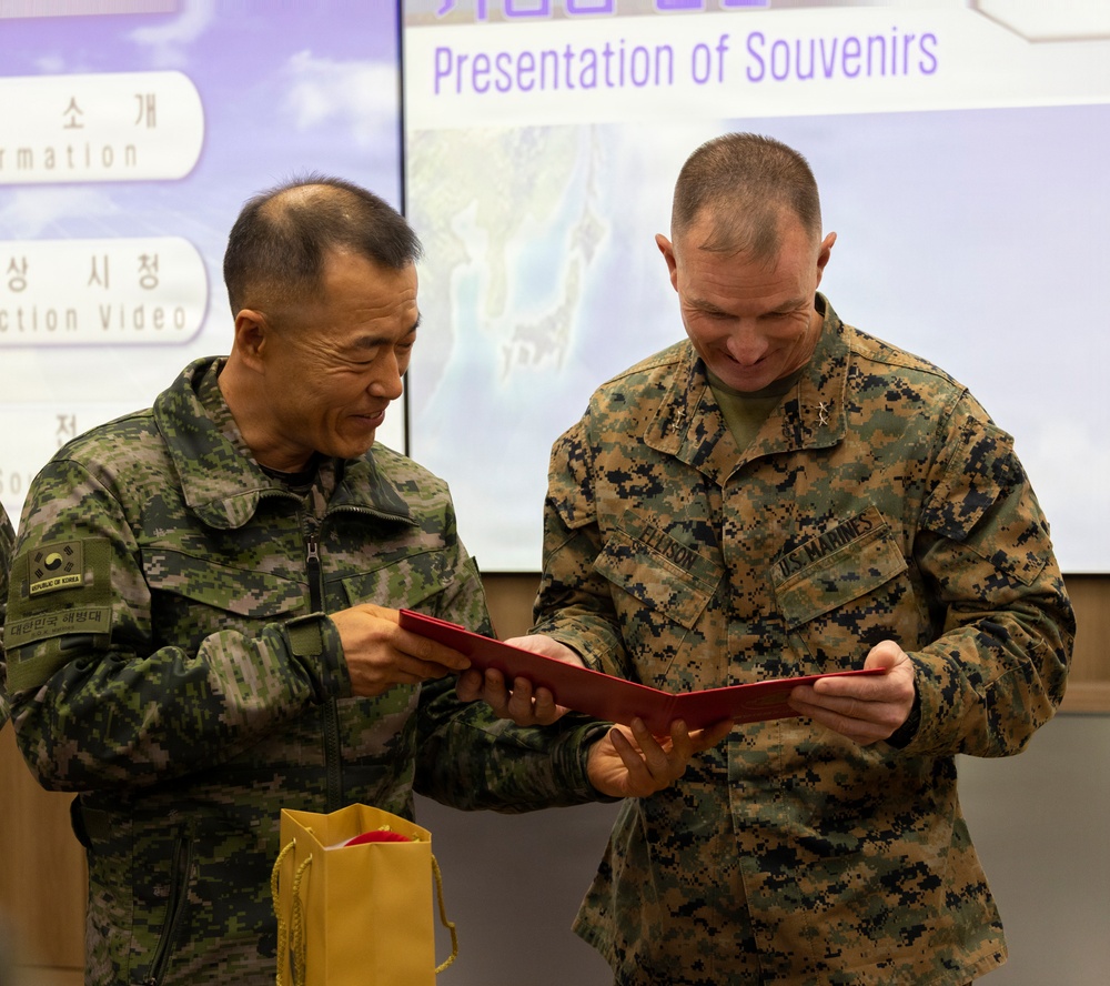 3rd MarDiv, MARFORK visit Republic of Korea 2nd MarDiv