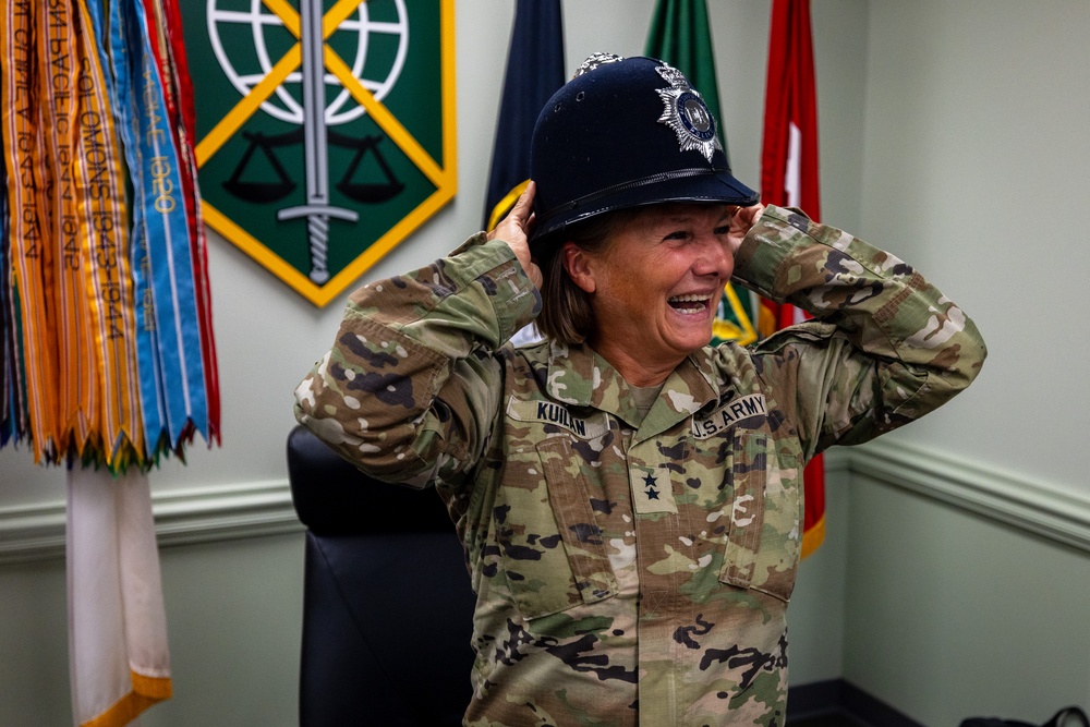 Distinguished Visitors from the Royal Military Police visit the 200th Military Police Command