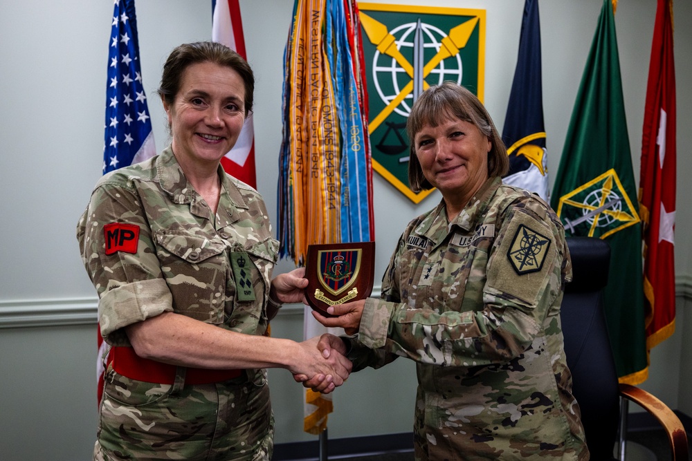 Distinguished Visitors from the Royal Military Police visit the 200th Military Police Command