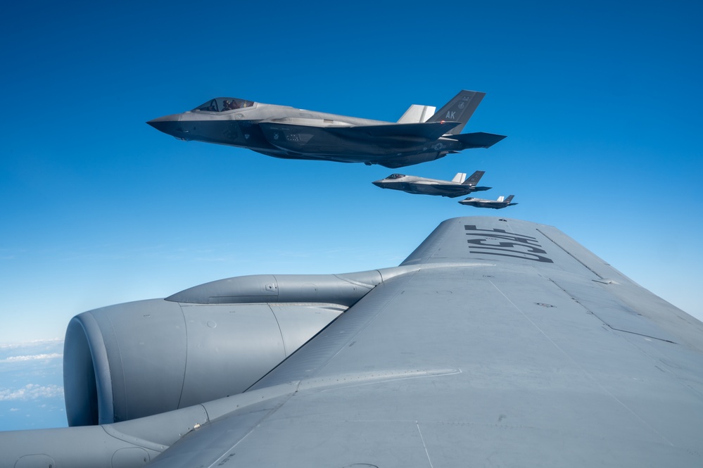 Lightning strikes… then refuels
