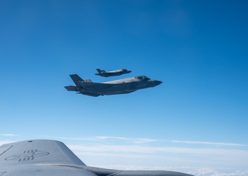 Lightning strikes… then refuels