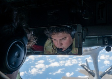 Lightning strikes… then refuels