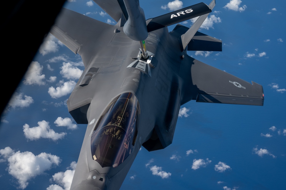Lightning strikes… then refuels