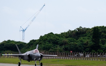 Lightning strikes… then refuels