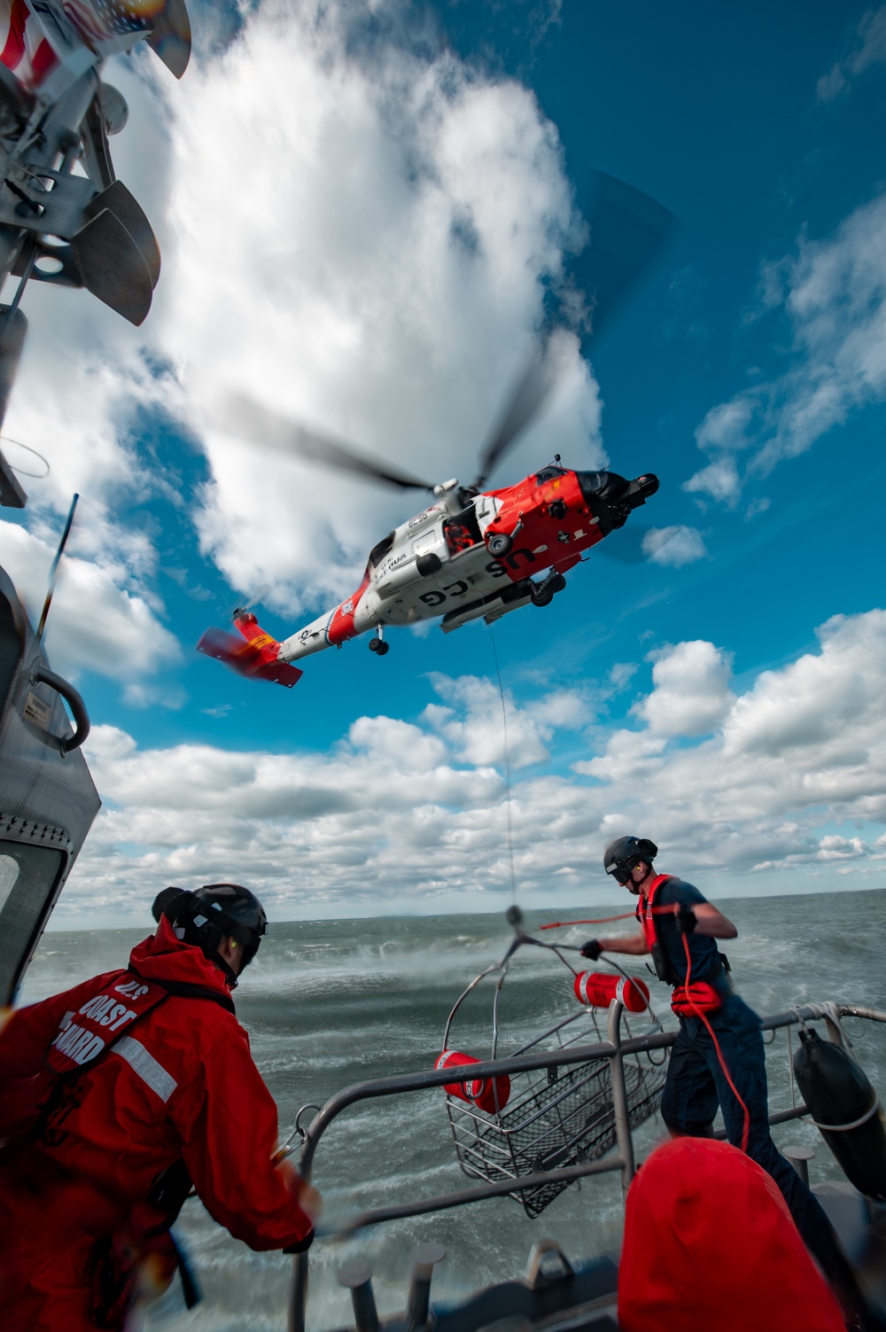 Coast Guard Station Chincoteague conducts Helicopter Training