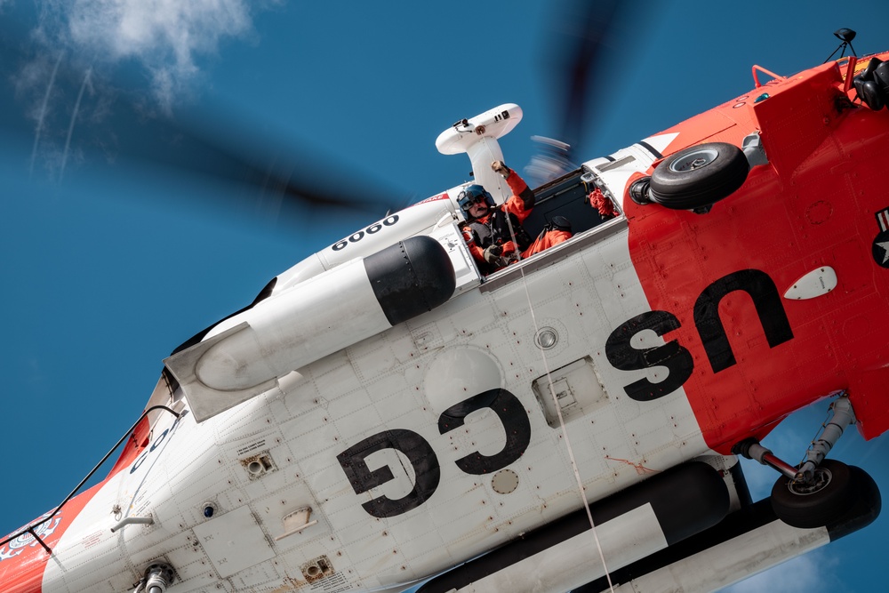 Coast Guard Station Chincoteague conducts Helicopter Training