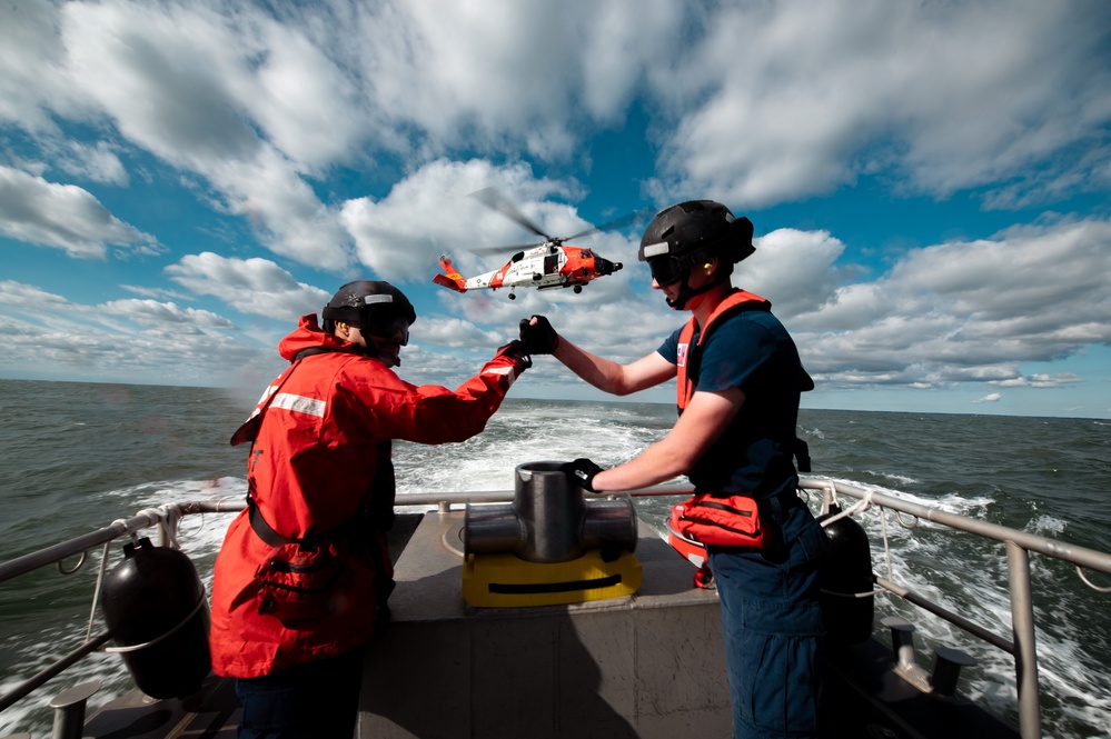 Coast Guard Station Chincoteague conducts Helicopter Training