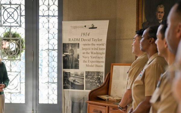 Rep. Sarah Elfreth Visits Carderock