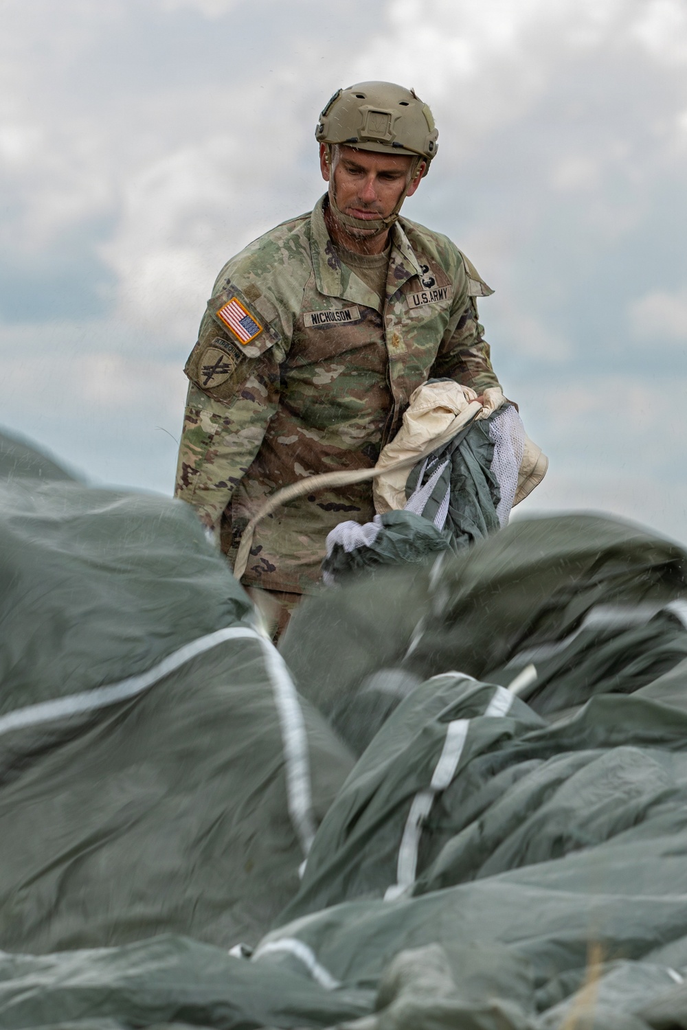 412th Civil Affairs Battalion conducts airborne operations