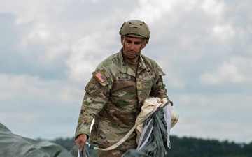 412th Civil Affairs Battalion conducts airborne operations