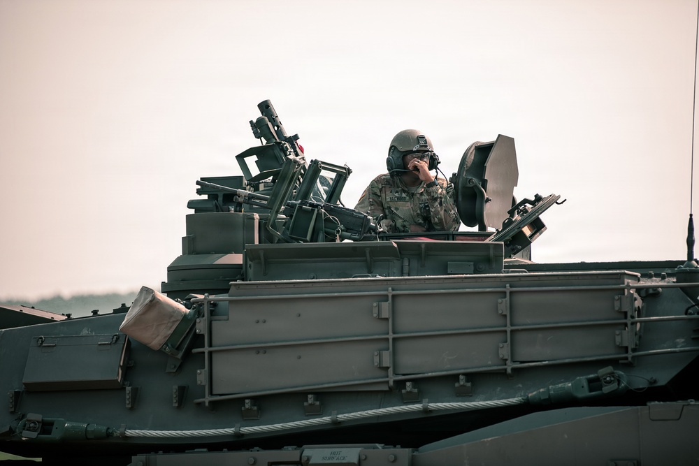1-145th Armored Regiment Soldiers qualify with M1A2 Abrams during modernization training