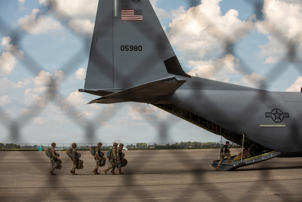 412th Civil Affairs Battalion conducts airborne operations