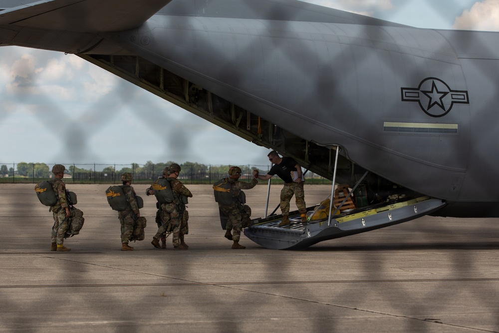 412th Civil Affairs Battalion conducts airborne operations
