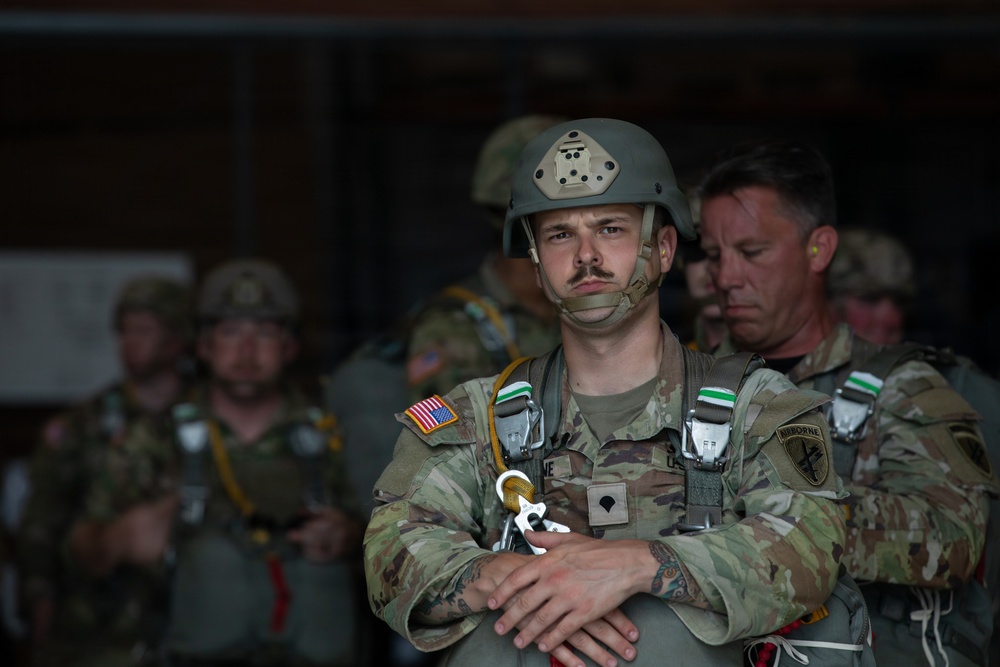 412th Civil Affairs Battalion conducts airborne operations