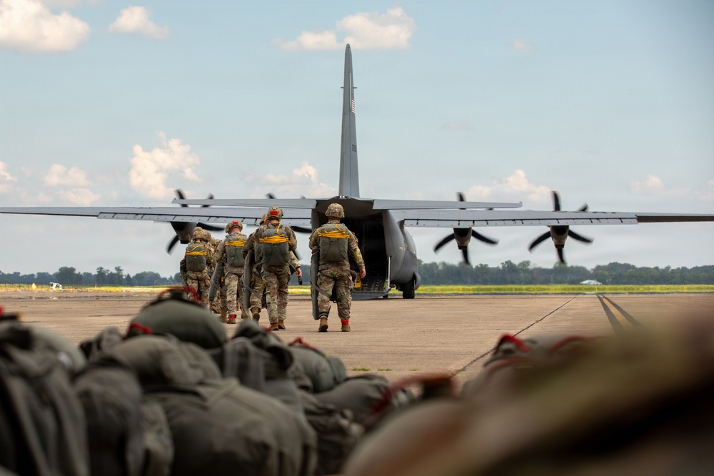 412th Civil Affairs Battalion conducts airborne operations