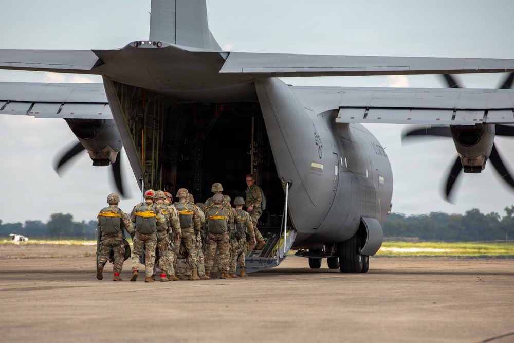 412th Civil Affairs Battalion conducts airborne operations