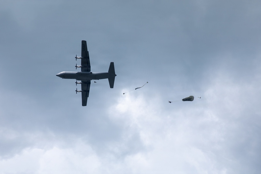 412th Civil Affairs Battalion conducts airborne operations