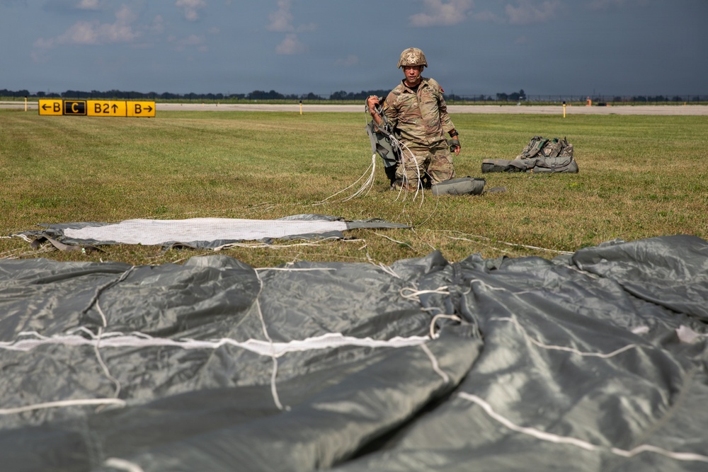 412th Civil Affairs Battalion conducts airborne operations