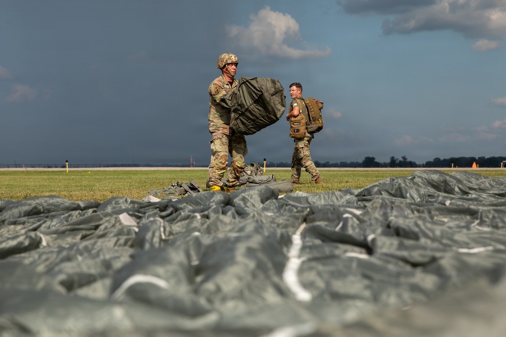 412th Civil Affairs Battalion conducts airborne operations
