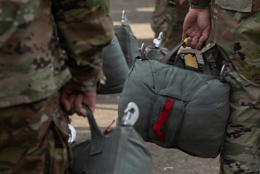 412th Civil Affairs Battalion conducts airborne operations