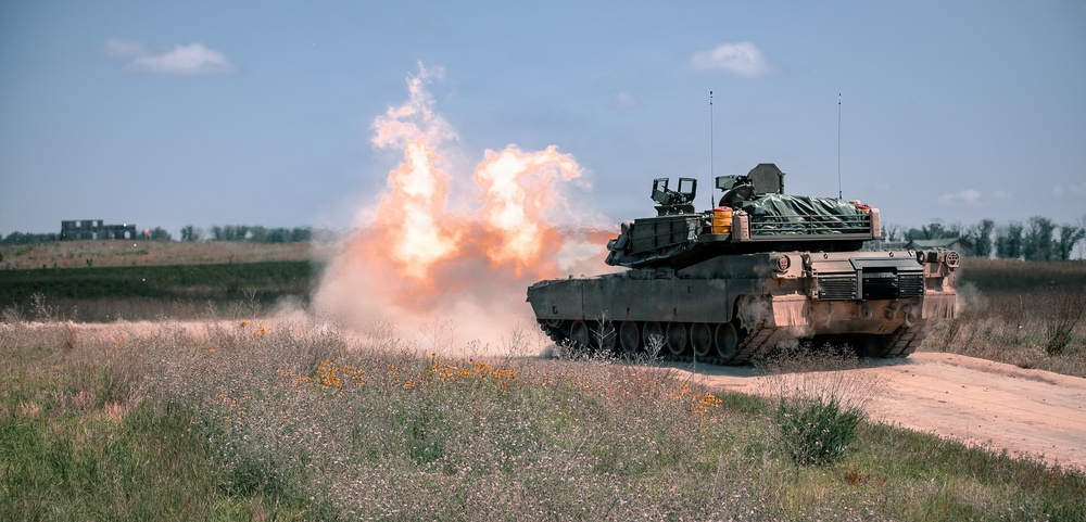 1-145th Armored Regiment Soldiers qualify with M1A2 Abrams during modernization training