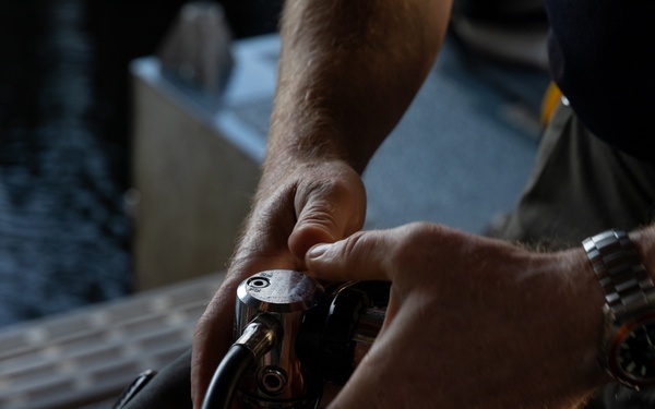 Ike Conducts Planned Incremental Availability maintenance period