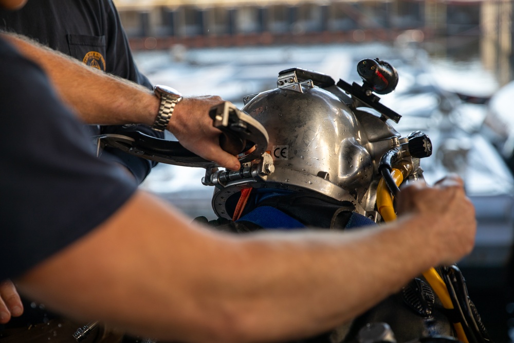 Ike Conducts Planned Incremental Availability maintenance period