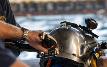 Ike Conducts Planned Incremental Availability maintenance period