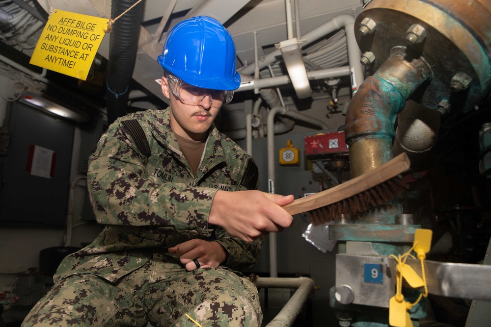 Ike Conducts Scheduled Planned Incremental Availability