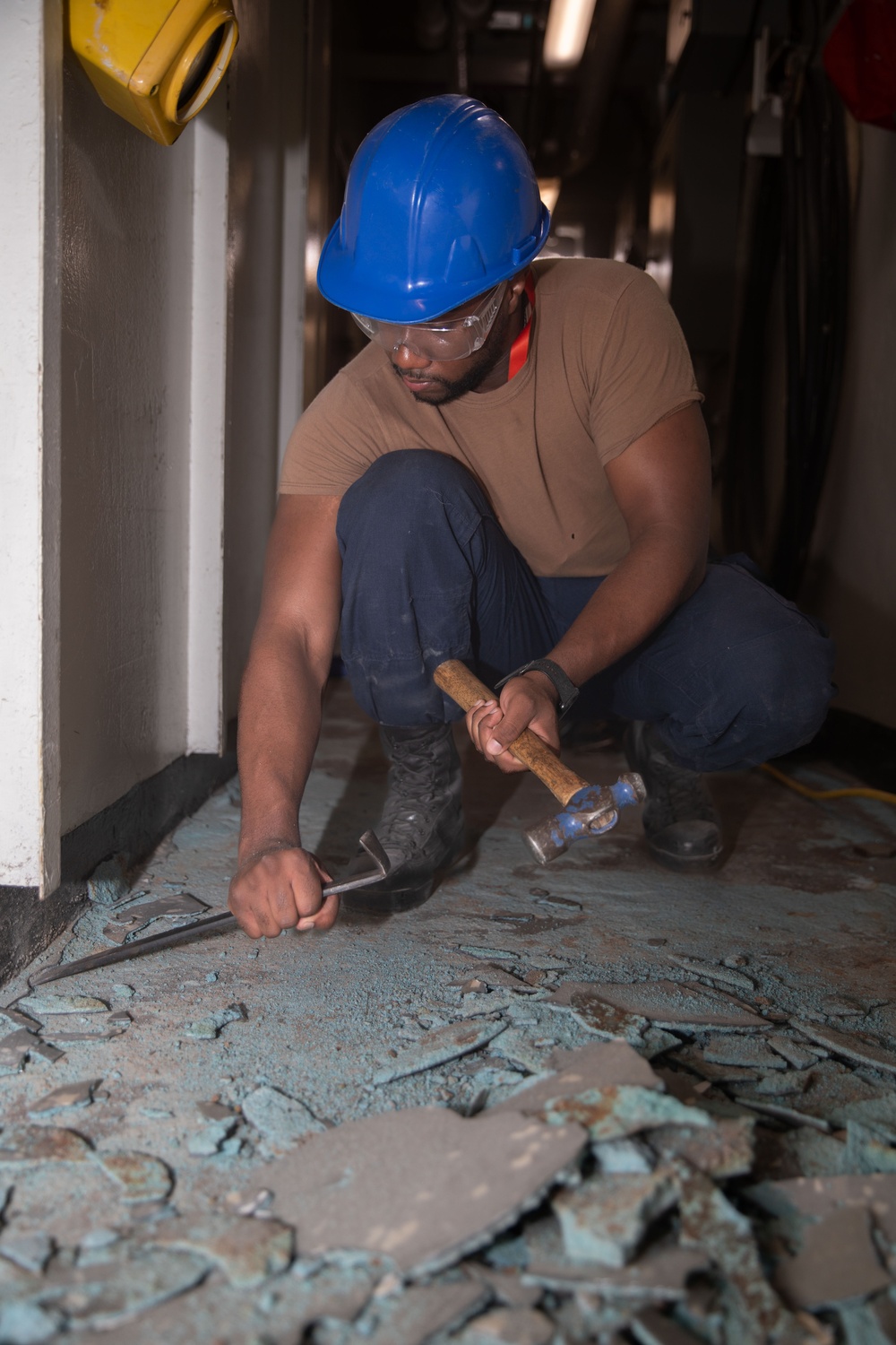 Ike Conducts Planned Incremental Availability maintenance period