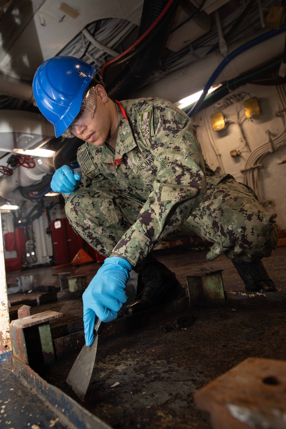 Ike Conducts Planned Incremental Availability maintenance period