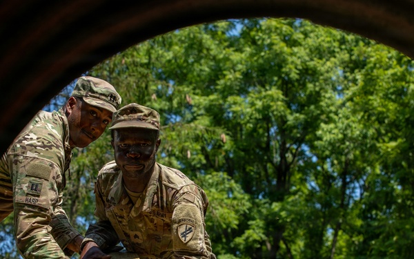 412th Civil Affairs Battalion leader reaction course