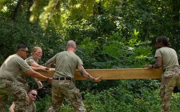 412th Civil Affairs Battalion leader reaction course