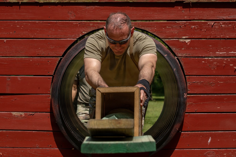 412th Civil Affairs Battalion leader reaction course