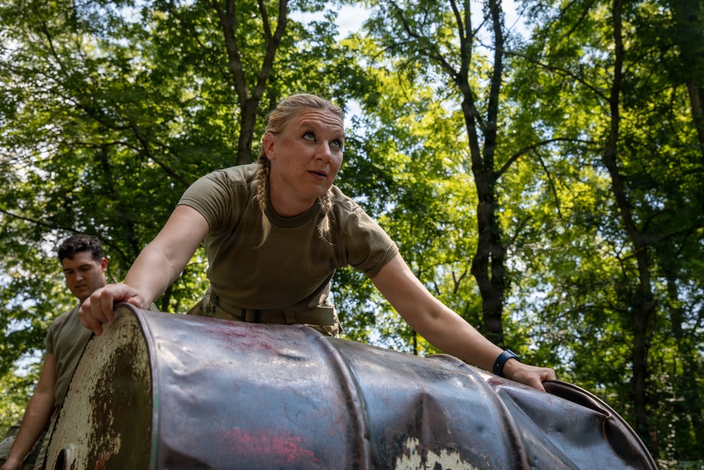 412th Civil Affairs Battalion leader reaction course