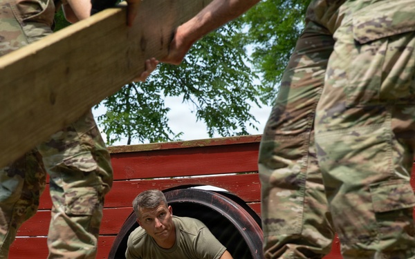 412th Civil Affairs Battalion leader reaction course