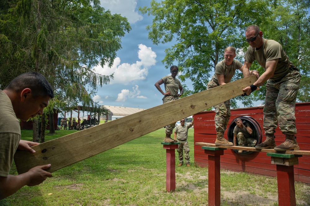 412th Civil Affairs Battalion leader reaction course