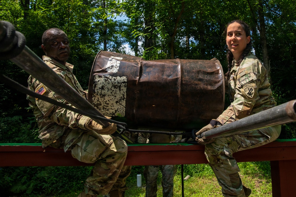 412th Civil Affairs Battalion leader reaction course