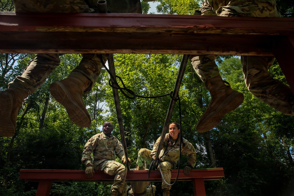 412th Civil Affairs Battalion leader reaction course