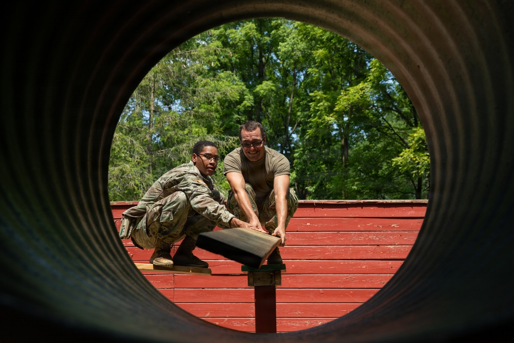 412th Civil Affairs Battalion leader reaction course