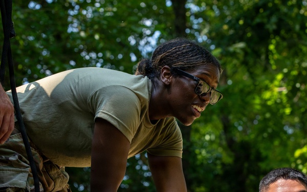 412th Civil Affairs Battalion leader reaction course