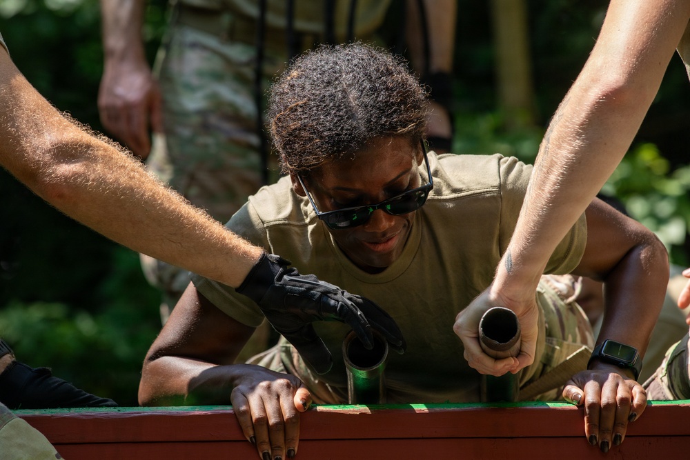 412th Civil Affairs Battalion leader reaction course